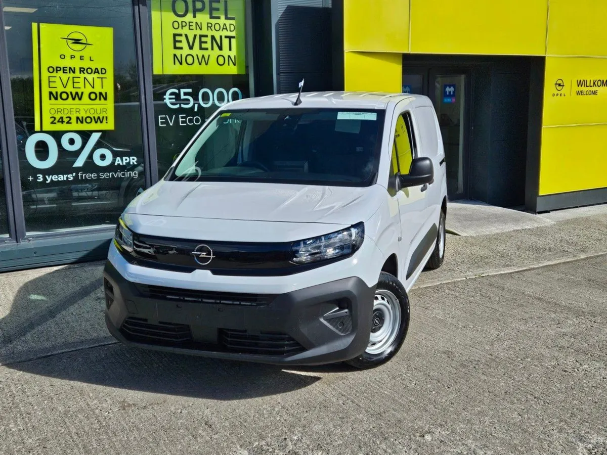 Opel Combo Demo Deal 242 pre reg - Image 3