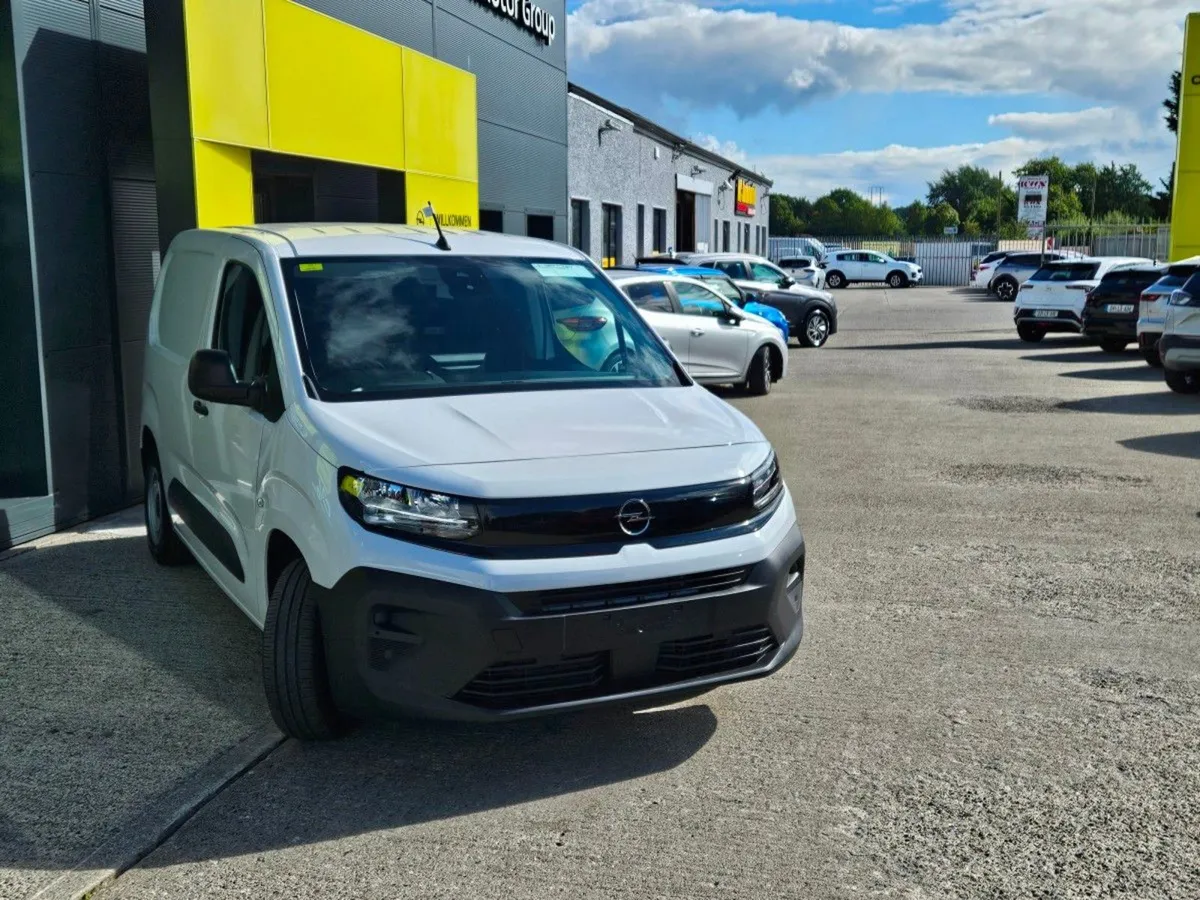 Opel Combo Demo Deal 242 pre reg - Image 4