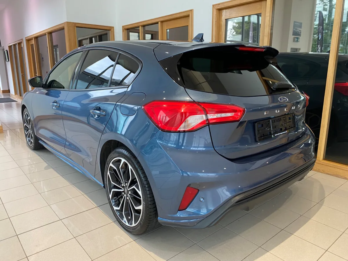 Ford Focus 2021 St-line Edition 5DR 1.5 TD 120 M6 - Image 4