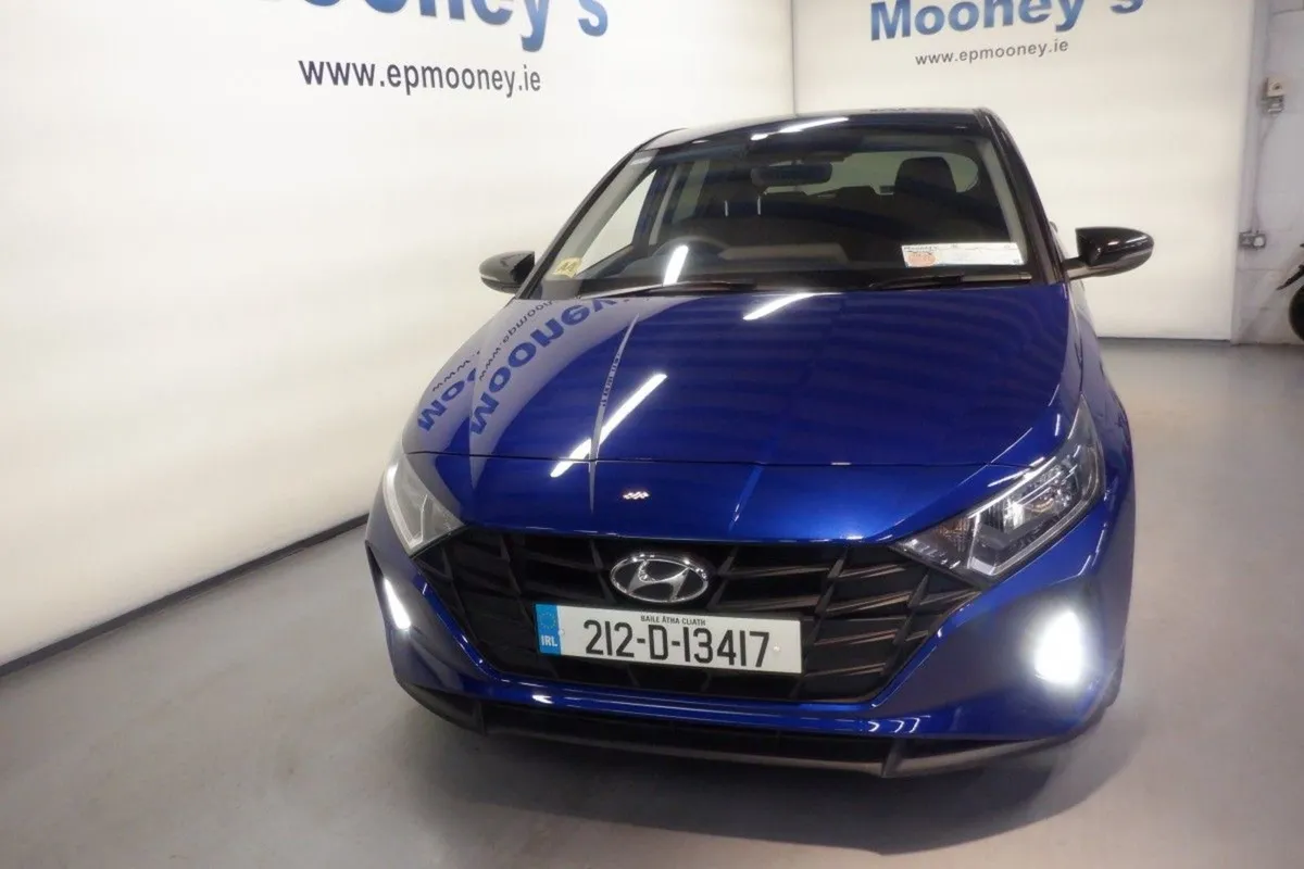 Hyundai i20 Launch Edition 1.2l Petrol Hatchback - Image 2