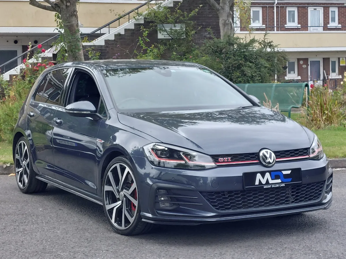 2017 Volkswagen Golf GTI Performance DSG - Image 2