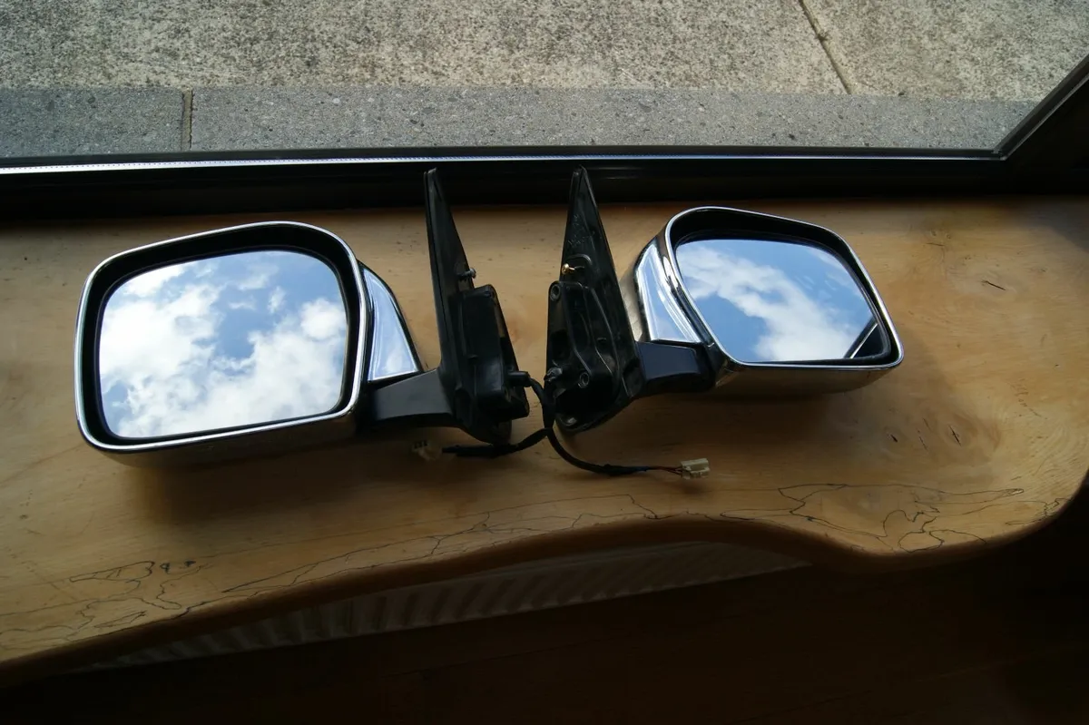 Pair of HILUX Electric mirrors - Image 1