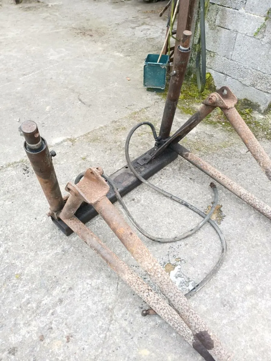 Loader brackets for MF 35 - Image 4