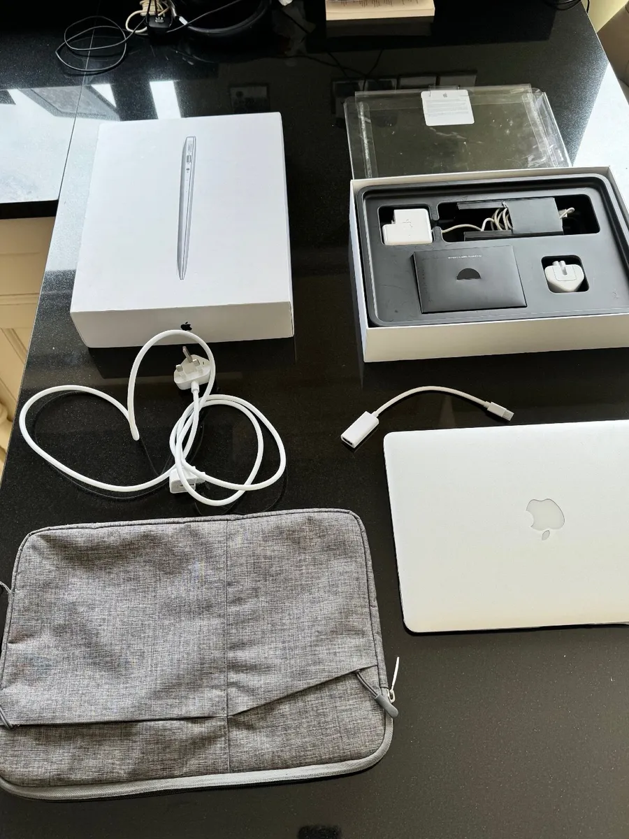 As New 13" Apple MacBook Air 512SSD & Case & HDMI for sale in Co