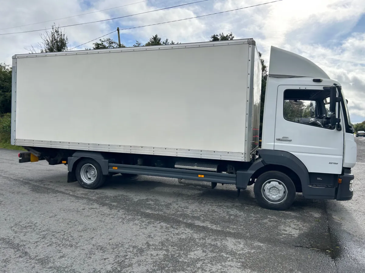 2018 Mercedes Atego 816 7.5 ton on air 20ft box - Image 4