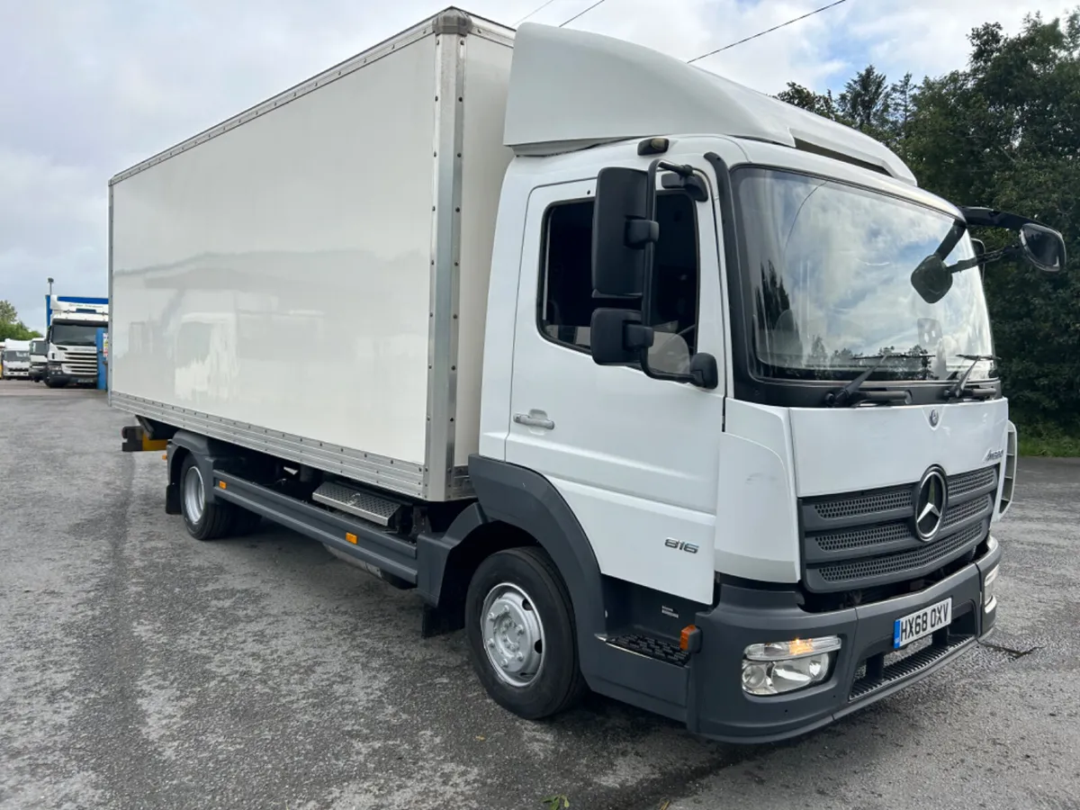 2018 Mercedes Atego 816 7.5 ton on air 20ft box - Image 3