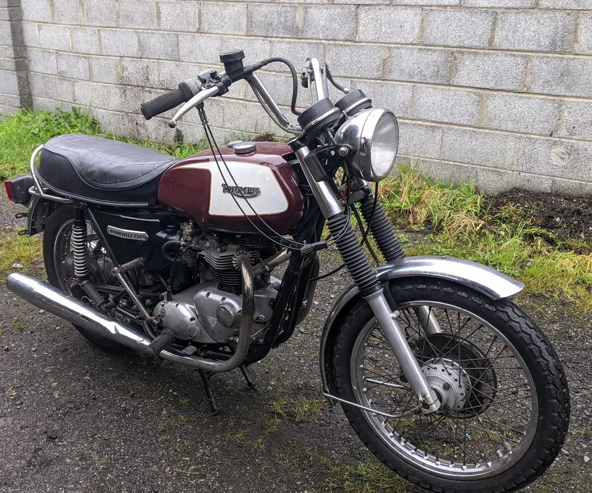 Triumph Bonneville T140v - Image 2