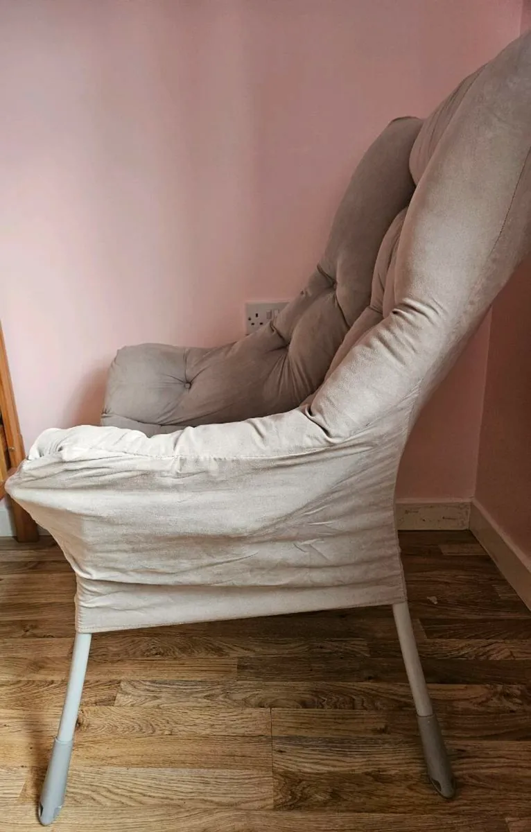 Living Room Single High Back Chair for sale in Co. Mayo for €30 on DoneDeal