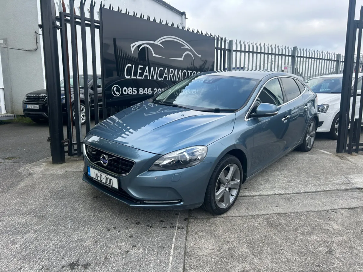 Volvo V40 2014 - Image 1