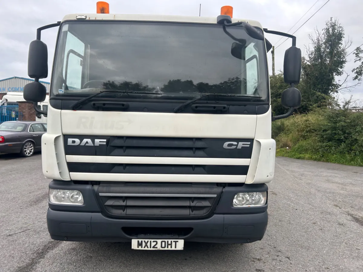 2012 Daf cf 75 310 6x2 flat with crane - Image 2