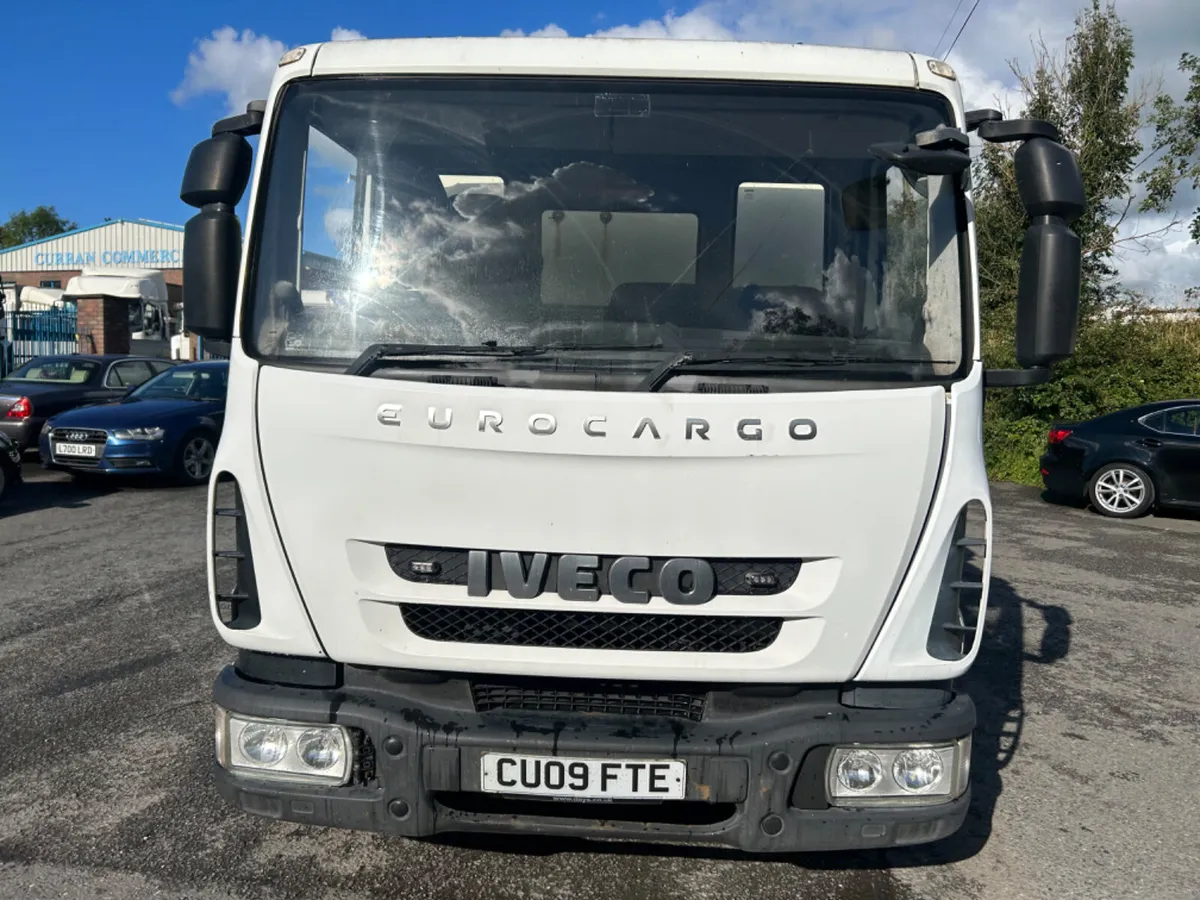 09 Iveco 75e16 16ft flat with tool box - Image 2