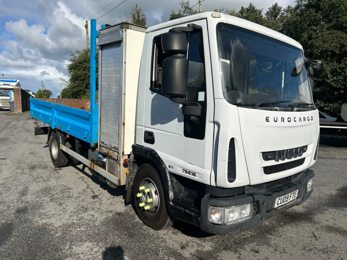 09 Iveco 75e16 16ft flat with tool box - Image 3