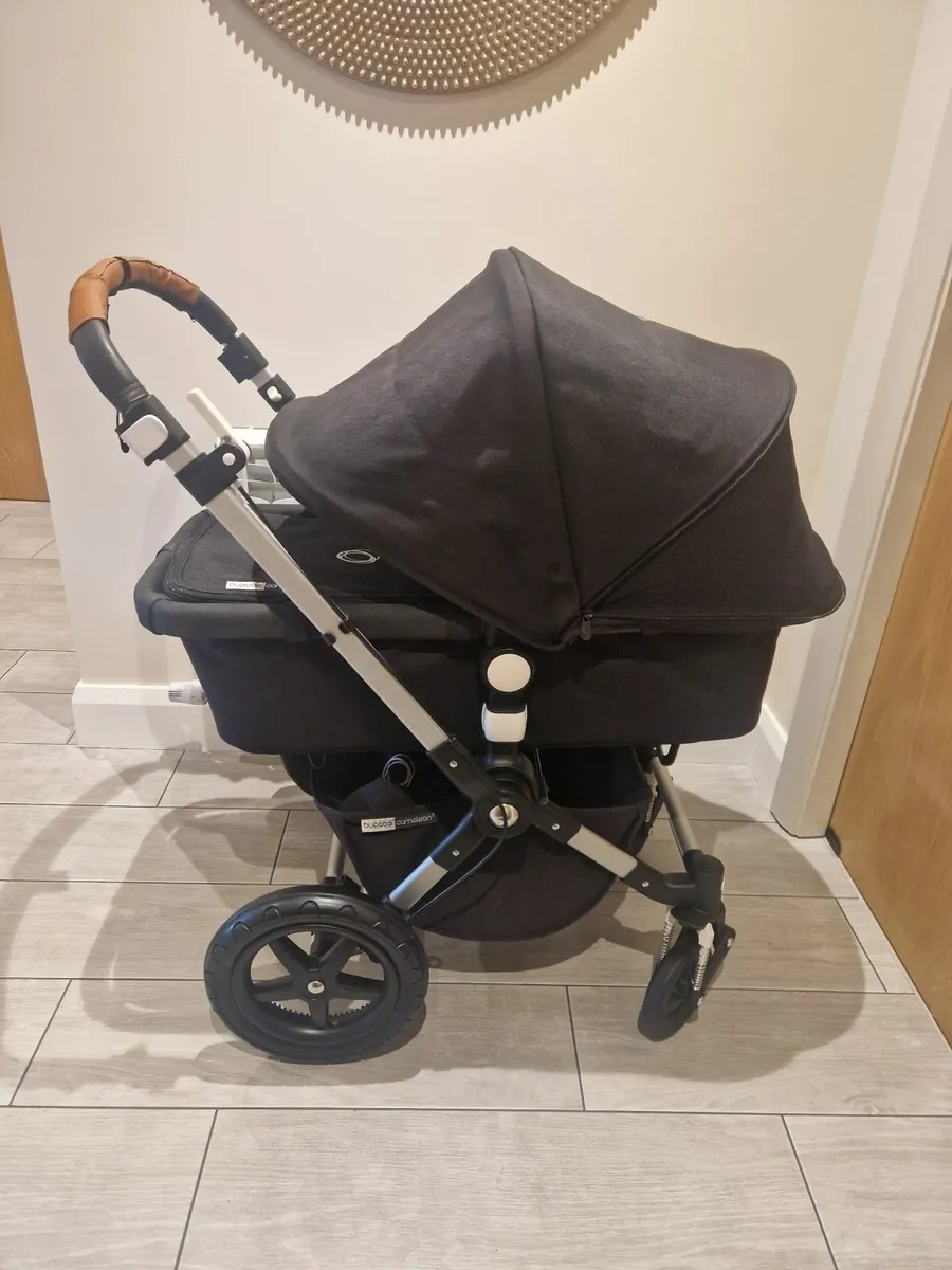 Bugaboo Cameleon 3 car seat isofix base buggy b for sale in Co. Dublin for 250 on DoneDeal