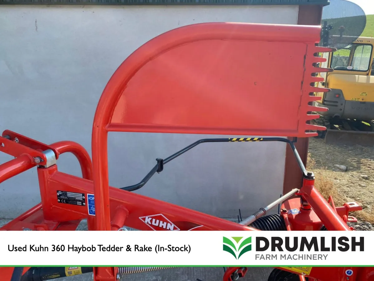 Immaculate Used Kuhn Haybob 360 Tedder & Rake - Image 4