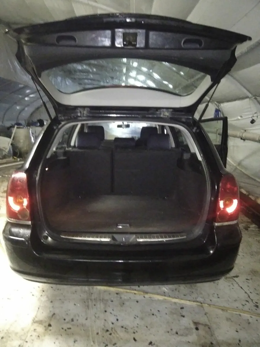 Toyota Avensis 2005 - Image 3