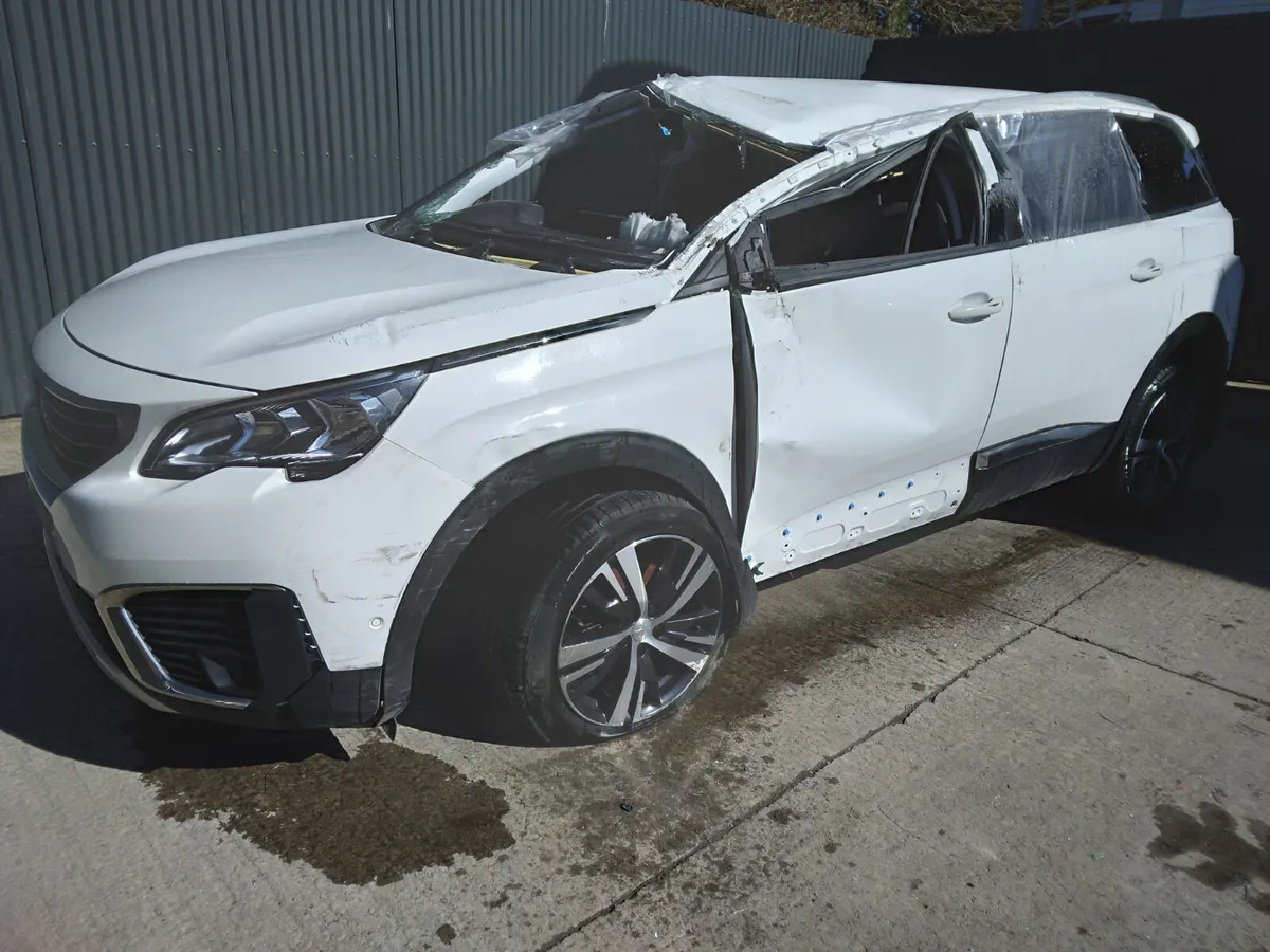 2019 peugeot 5008 1.5 HDI Breaking/Dismantling - Image 1