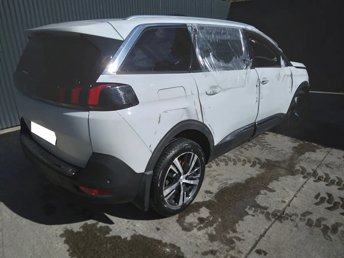 2019 peugeot 5008 1.5 HDI Breaking/Dismantling - Image 4