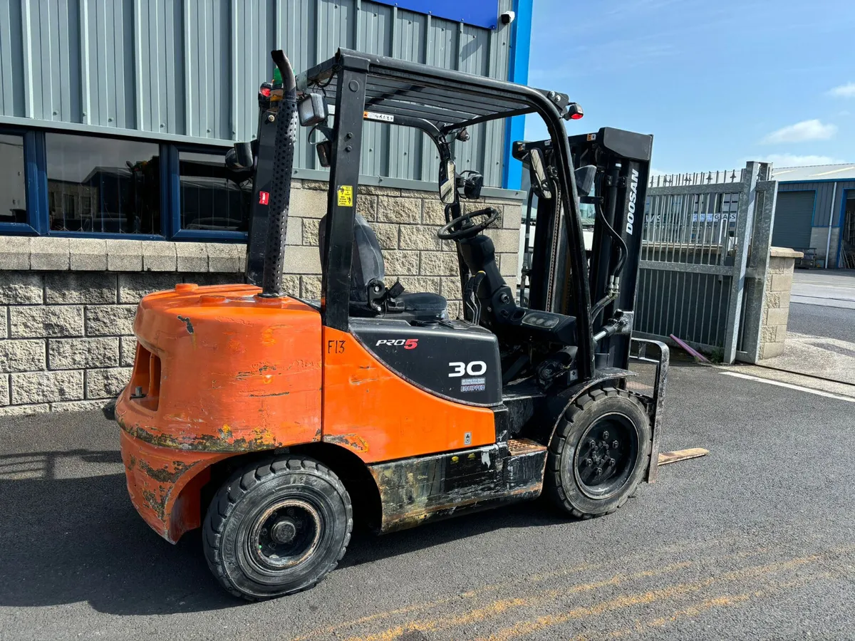 For Sale: 3 Ton Doosan Forklift - Image 2