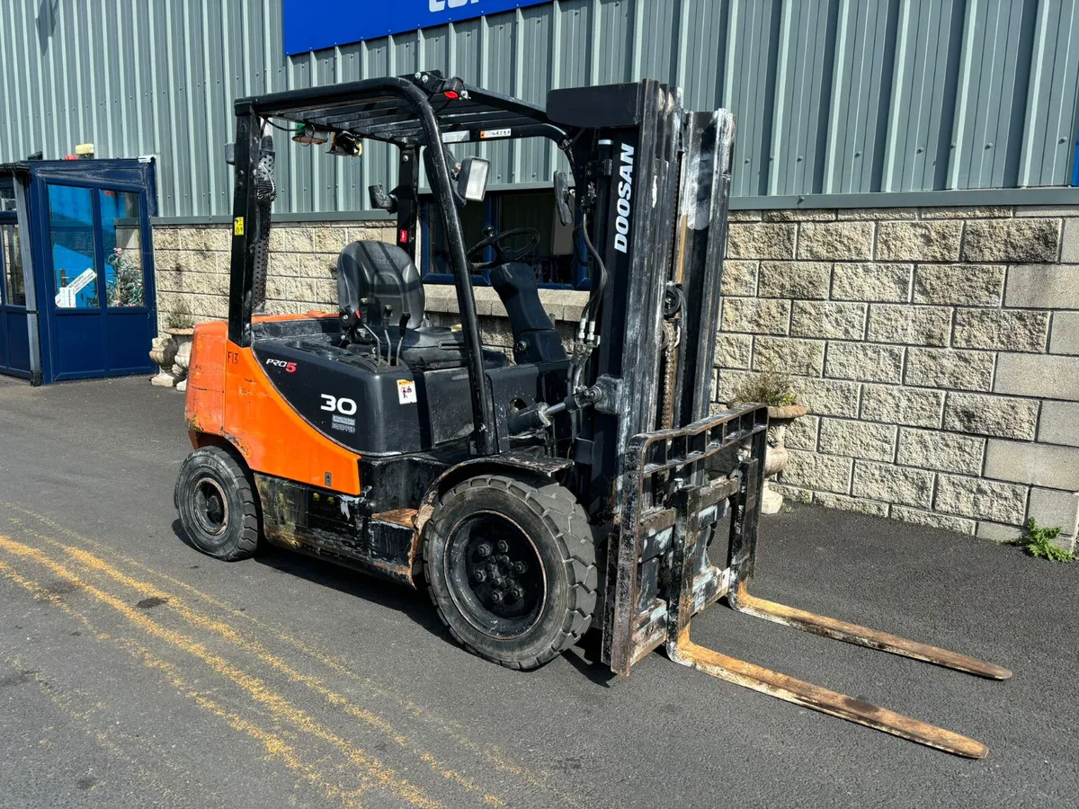 For Sale: 3 Ton Doosan Forklift - Image 1