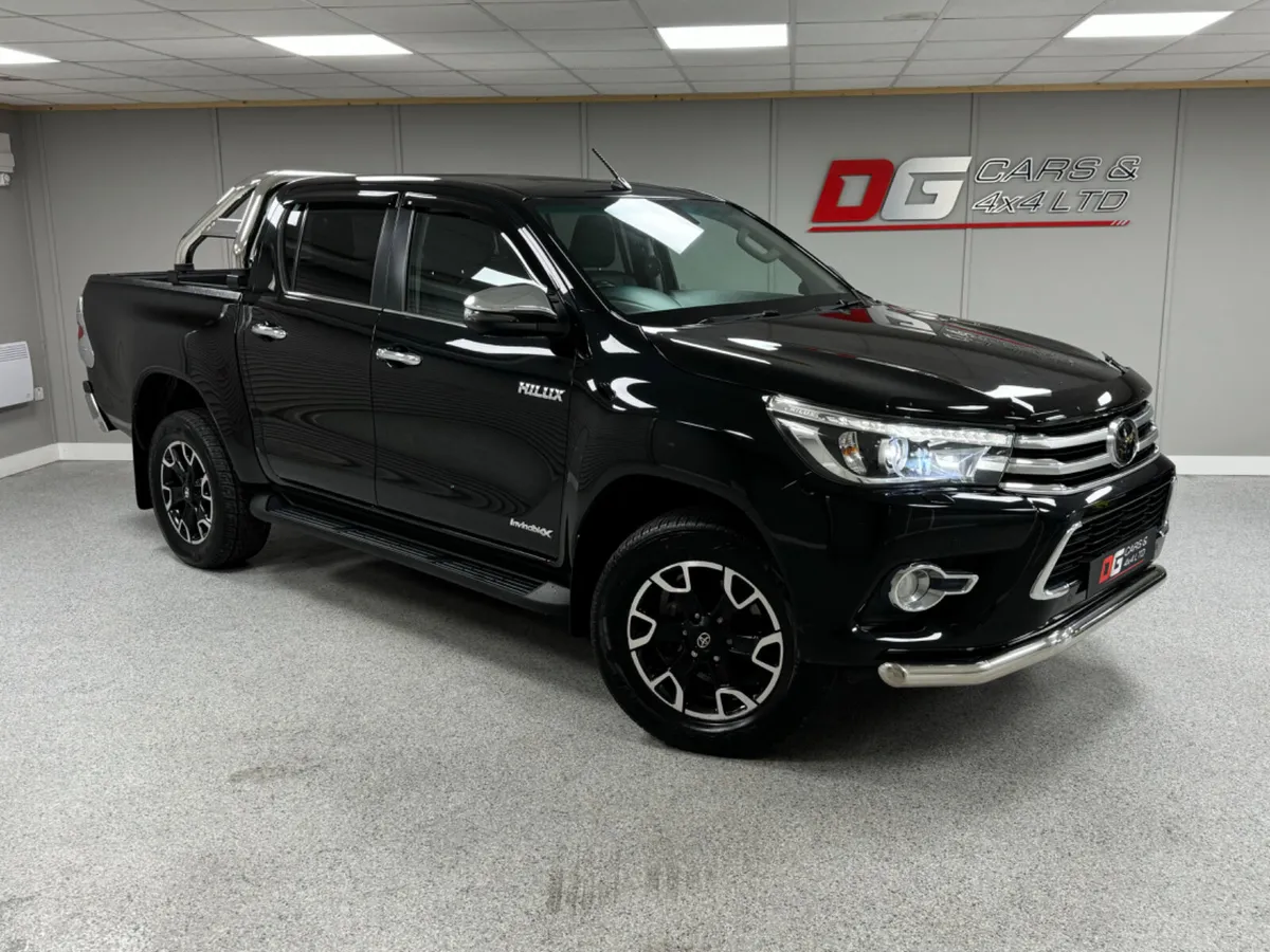 2018 Toyota Hilux 2.4 D Invincible X 4X4 - Image 1