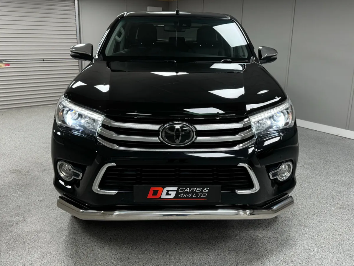 2018 Toyota Hilux 2.4 D Invincible X 4X4 - Image 2