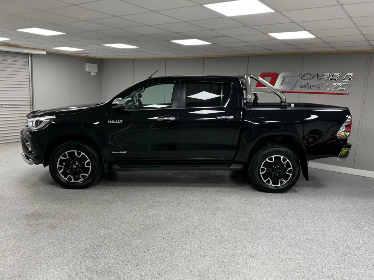 2018 Toyota Hilux 2.4 D Invincible X 4X4 - Image 4