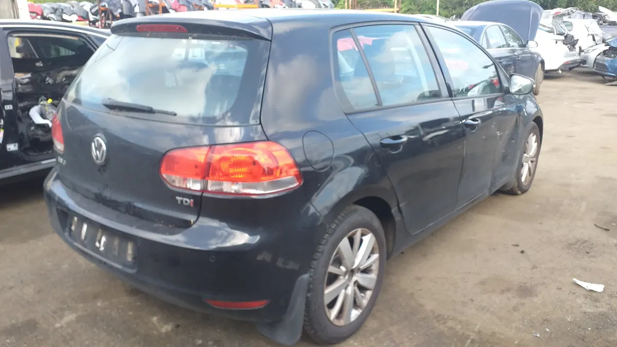 12 VOLKSWAGEN GOLF  1.6 TDI (CAYH) FOR BREAKING - Image 3
