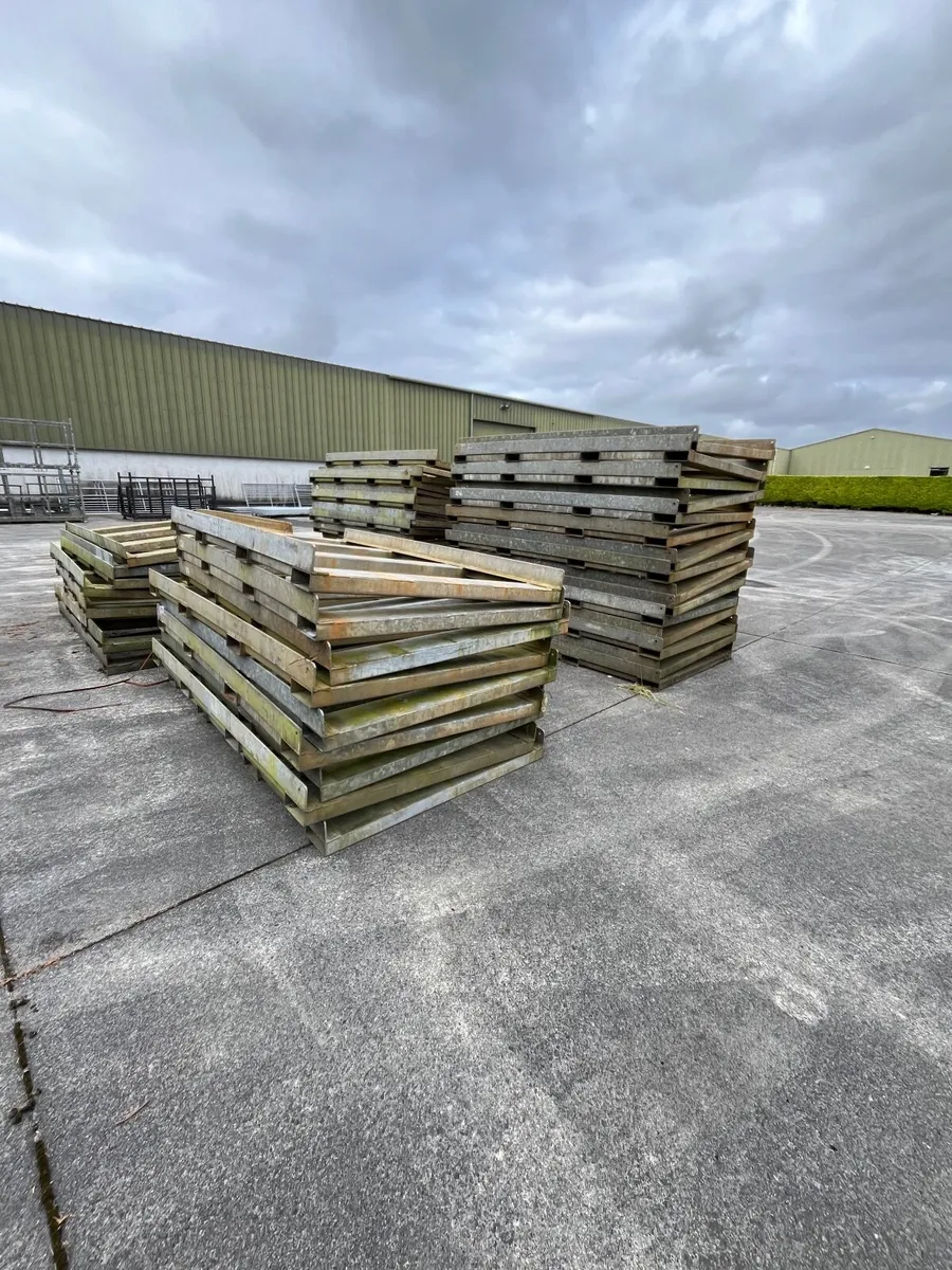 Heavy Duty Steel Pallets - Image 1