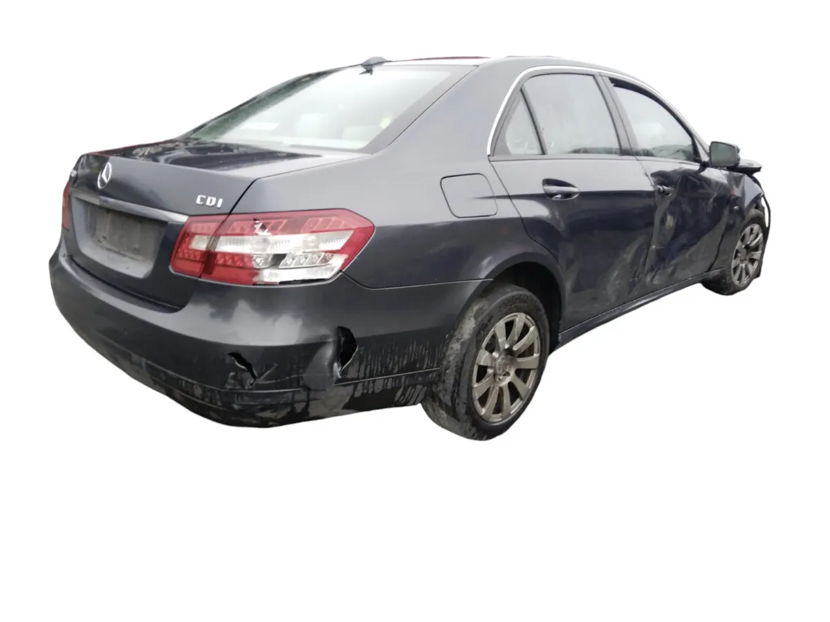 2012 MERCEDES BENZ E CLASS For Breaking/Dismantlin - Image 3