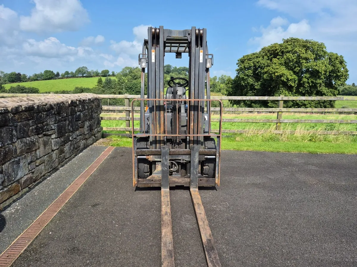 2007 Doosan  3 ton Forklift - Image 3