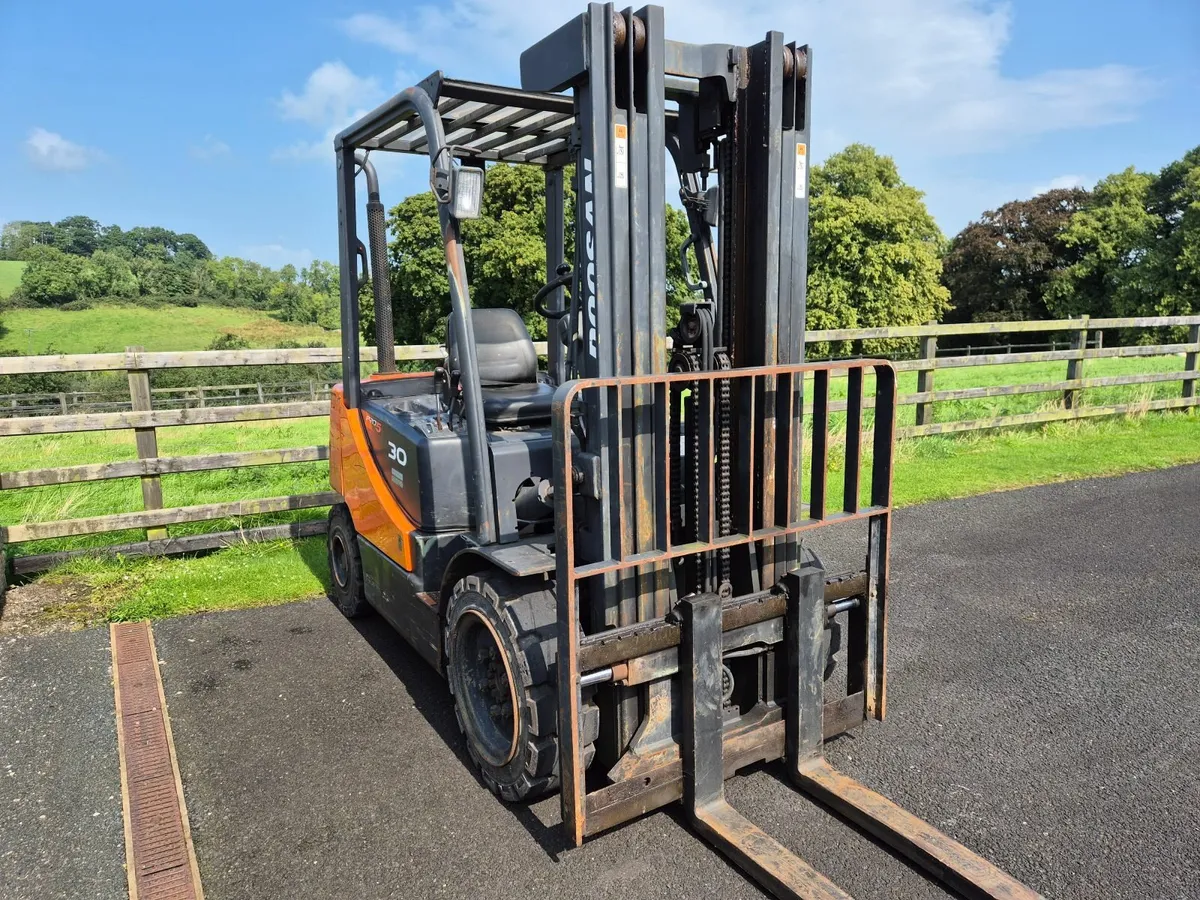 2007 Doosan  3 ton Forklift - Image 1