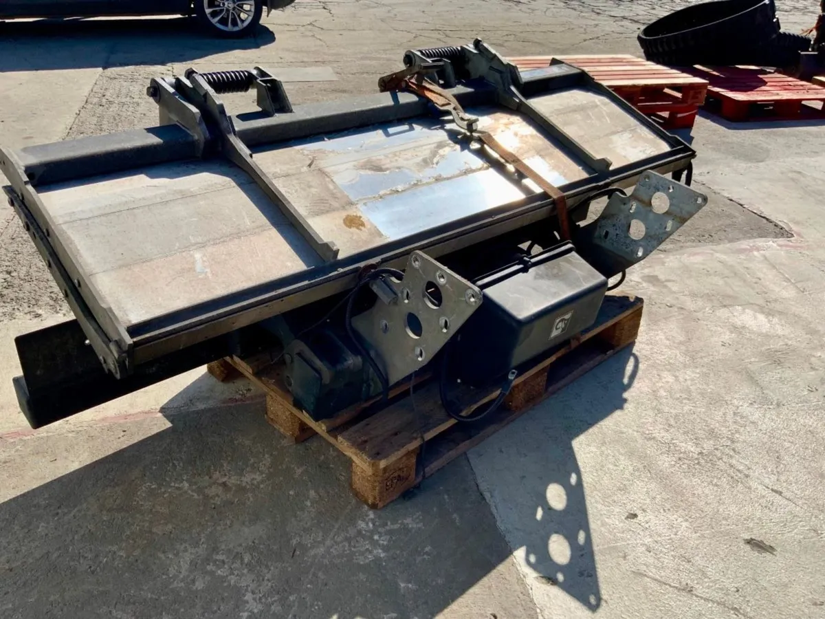 2021 DEL TUCK AWAY TAIL LIFT. - Image 3