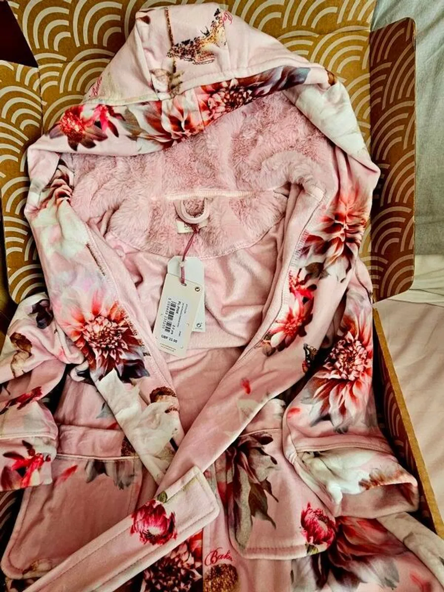 Ted Baker dressing Gown Brand new age 2 to 3 - Image 1