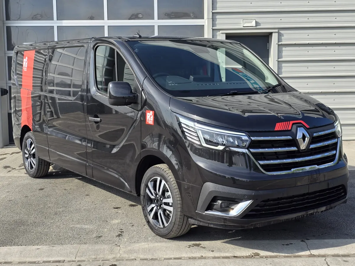 Renault Trafic Exclusive 150BHP Auto - Image 1