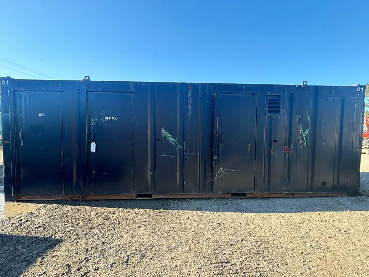 24ft x 9ft Site Welfare Container - Image 1