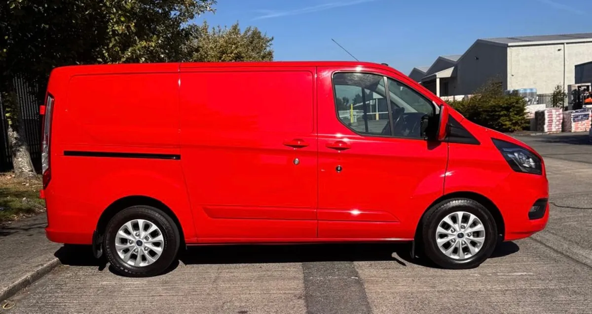 2019 Ford Transit Custom HIGH SPEC - Image 3