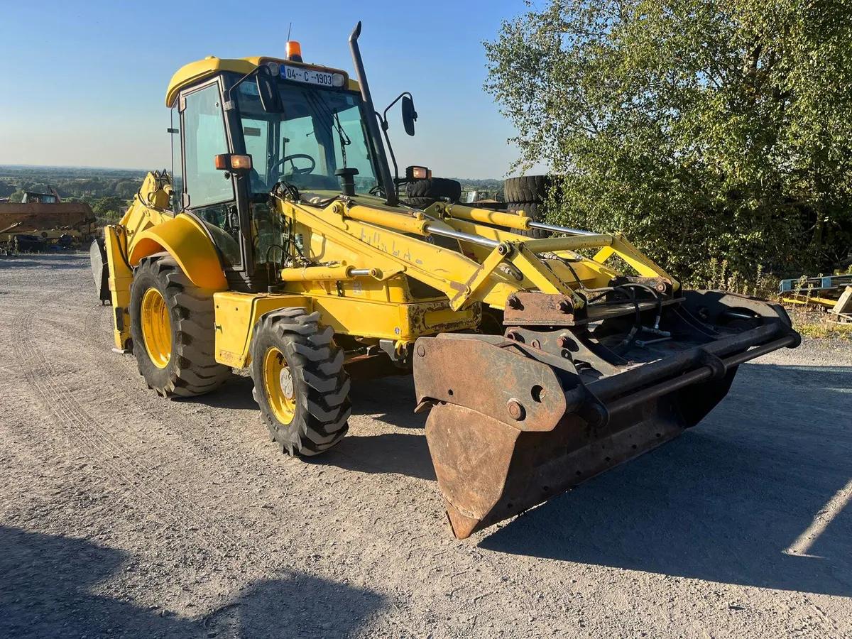 New Holland 95 Digger Loader - Image 1