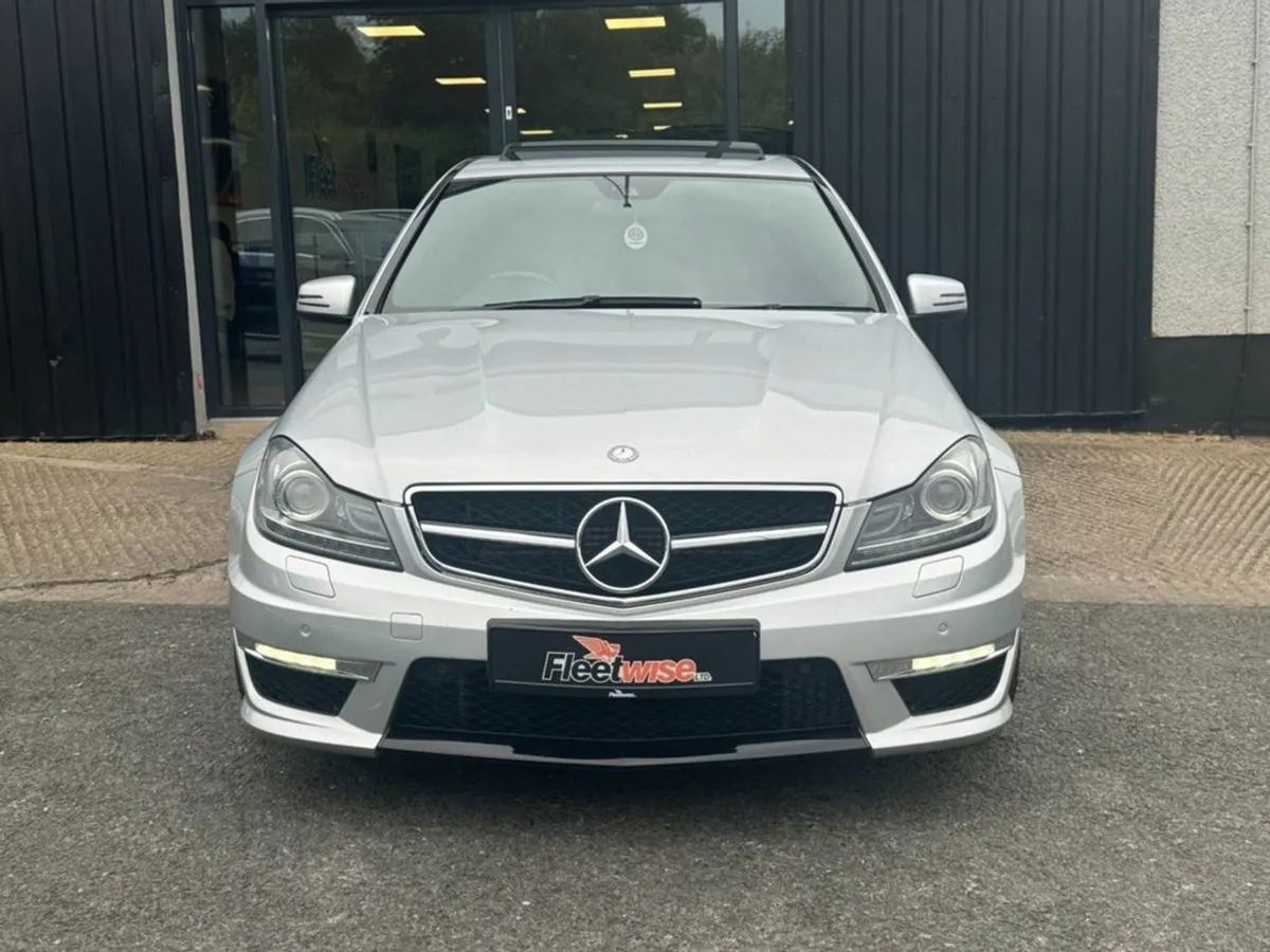 Mercedes-Benz C-Class 6.3 C63 V8 AMG Saloon 4dr P - Image 2