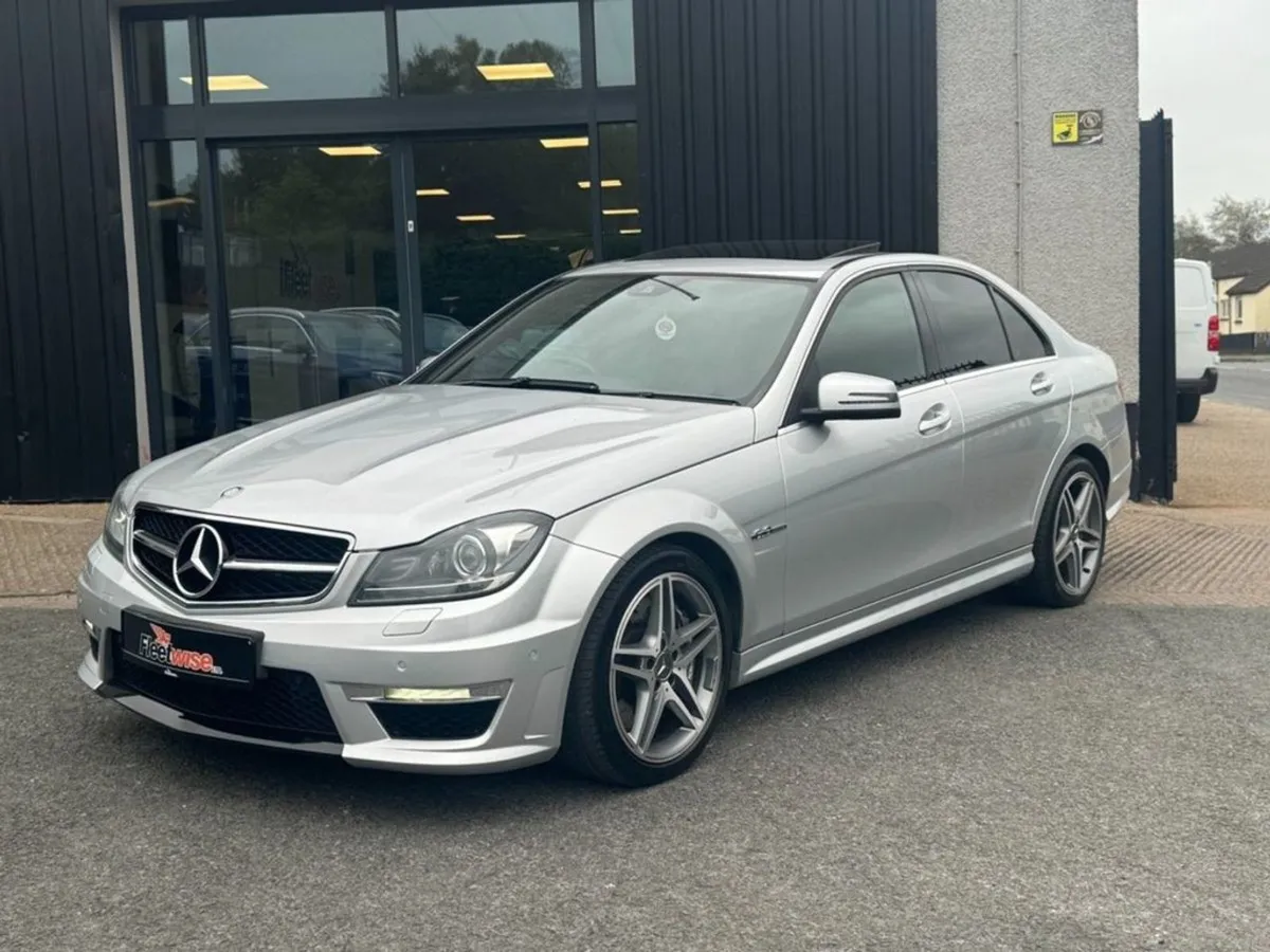 Mercedes-Benz C-Class 6.3 C63 V8 AMG Saloon 4dr P - Image 3