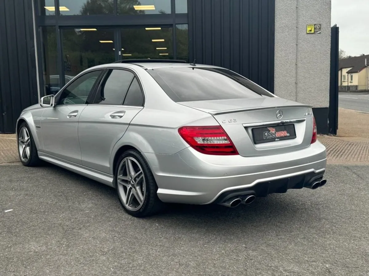 Mercedes-Benz C-Class 6.3 C63 V8 AMG Saloon 4dr P - Image 4