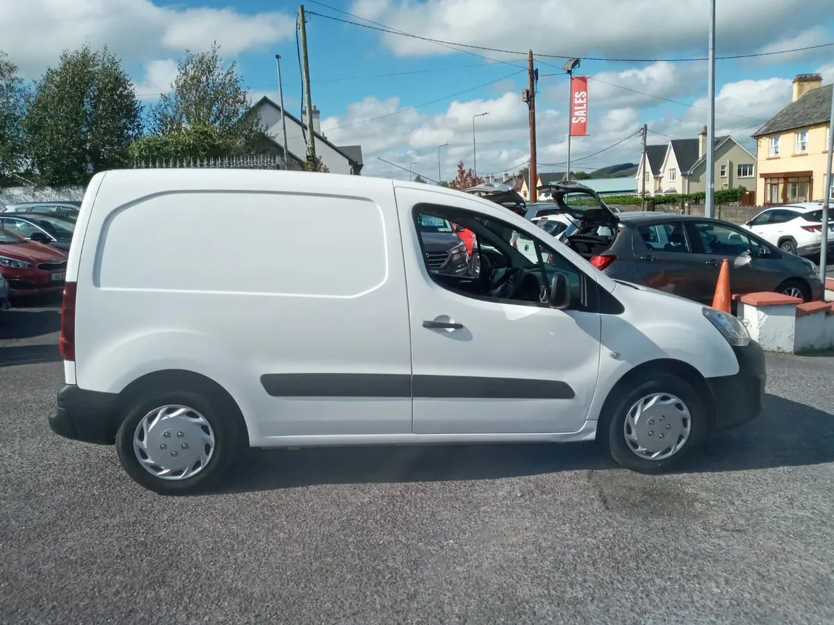 Citroen Berlingo 2019  3 SEATER  1.6 HDI - Image 3