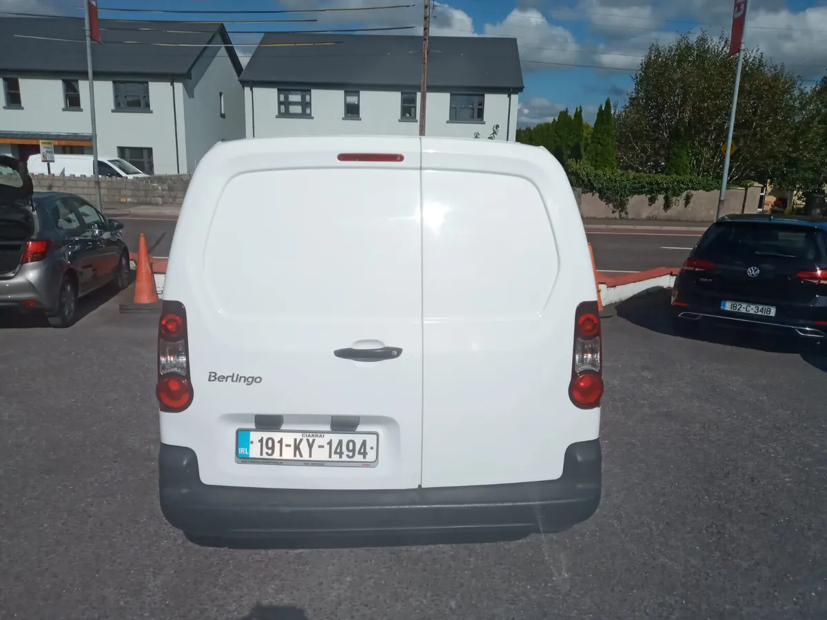 Citroen Berlingo 2019  3 SEATER  1.6 HDI - Image 4