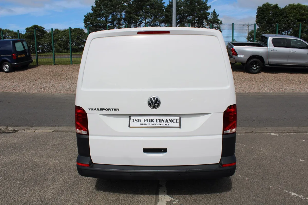 2022 Volkswagen Transporter T30 SWB C/W Tail Gate - Image 4