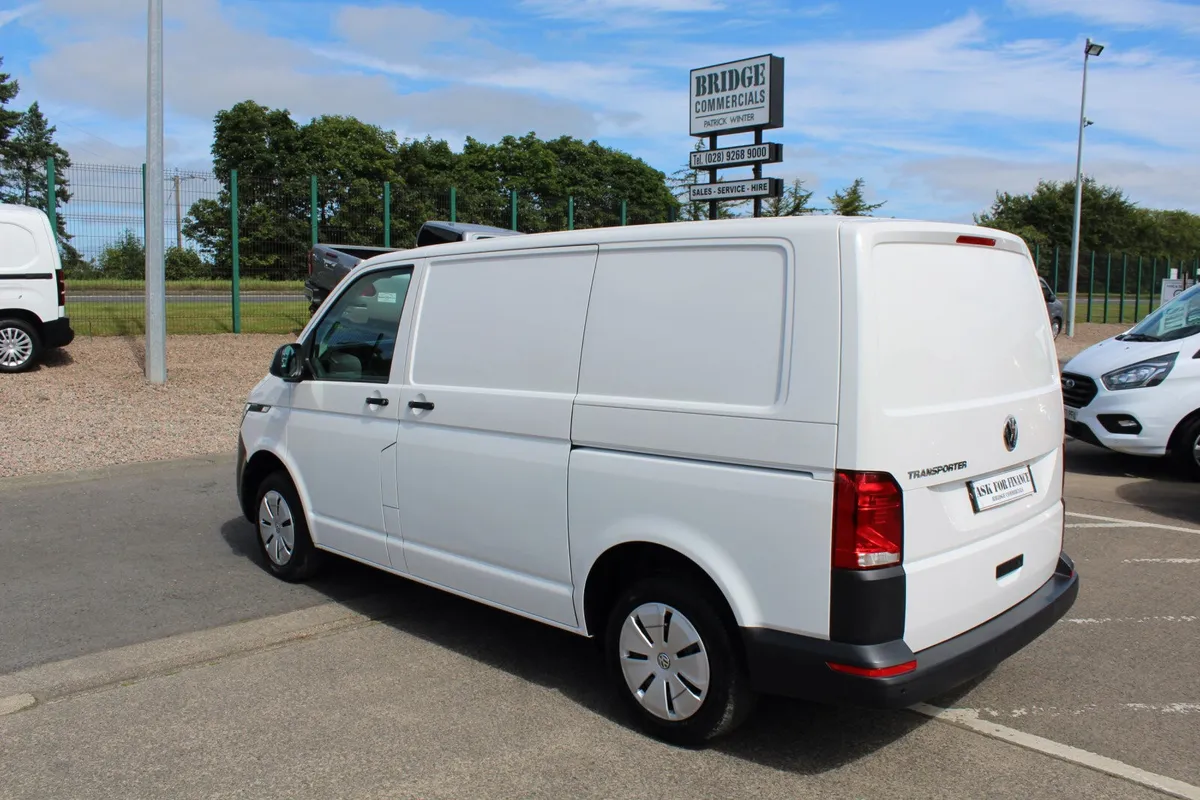 2022 Volkswagen Transporter T30 SWB C/W Tail Gate - Image 3