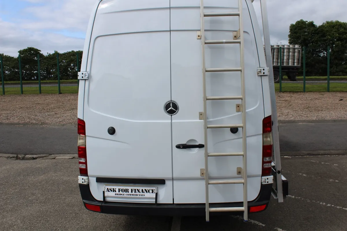 2017 Mercedes Sprinter 314 LWB Glass Rack - Image 4