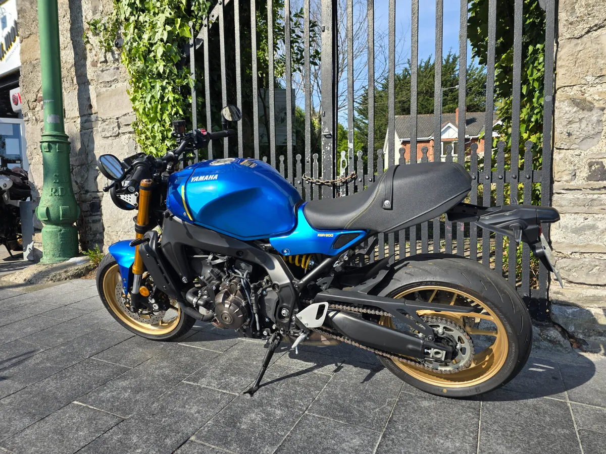 2023 YAMAHA XSR900 BLUE - Image 4