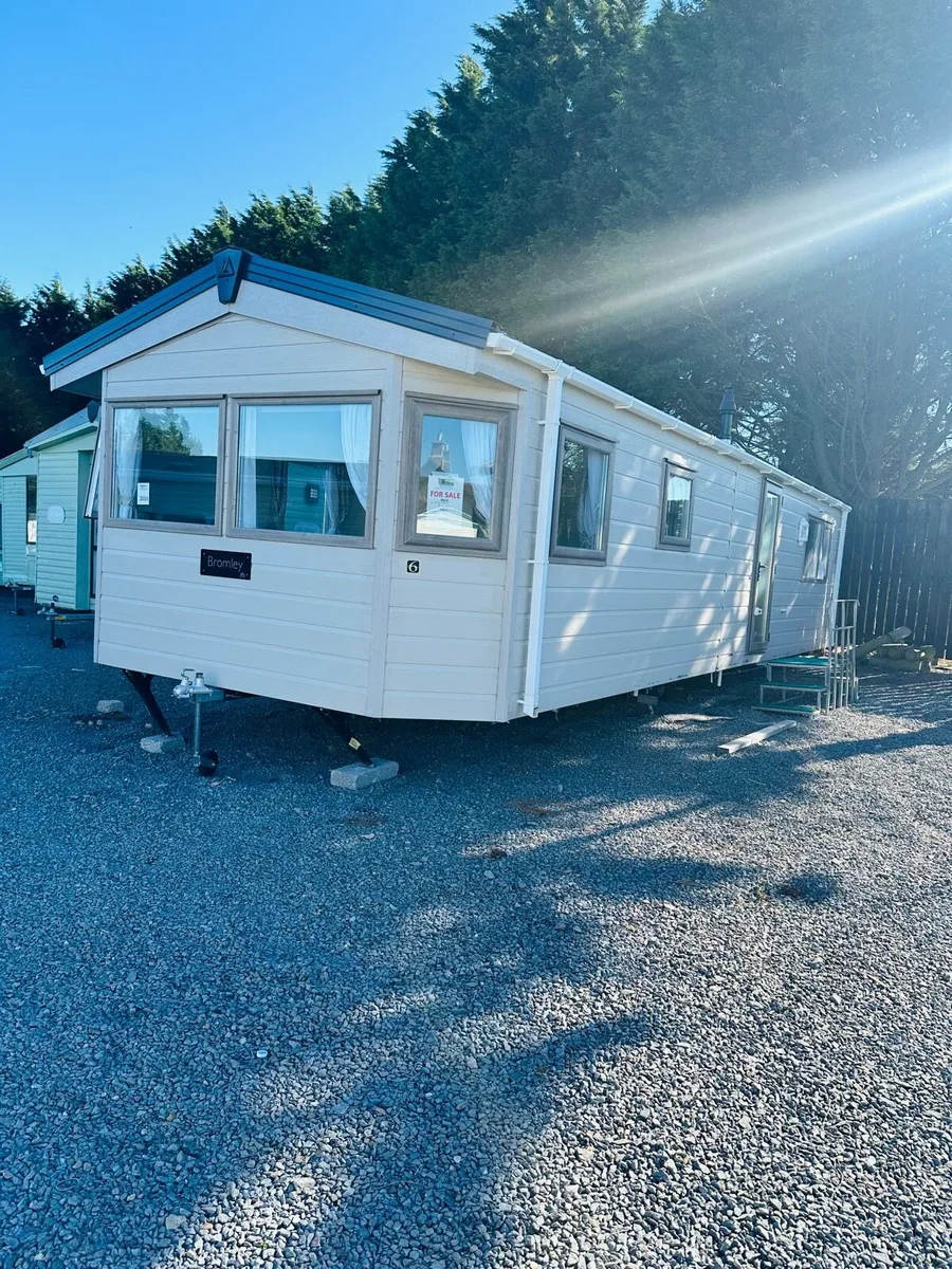 Bromley 38-13  At TPS caravan sales exit 20 - Image 2