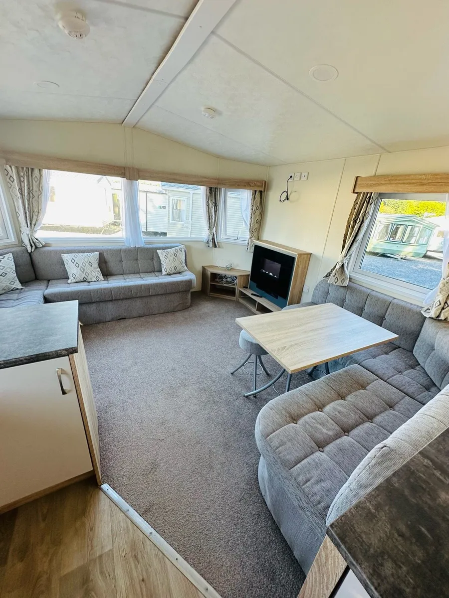 Bromley 38-13  At TPS caravan sales exit 20 - Image 3