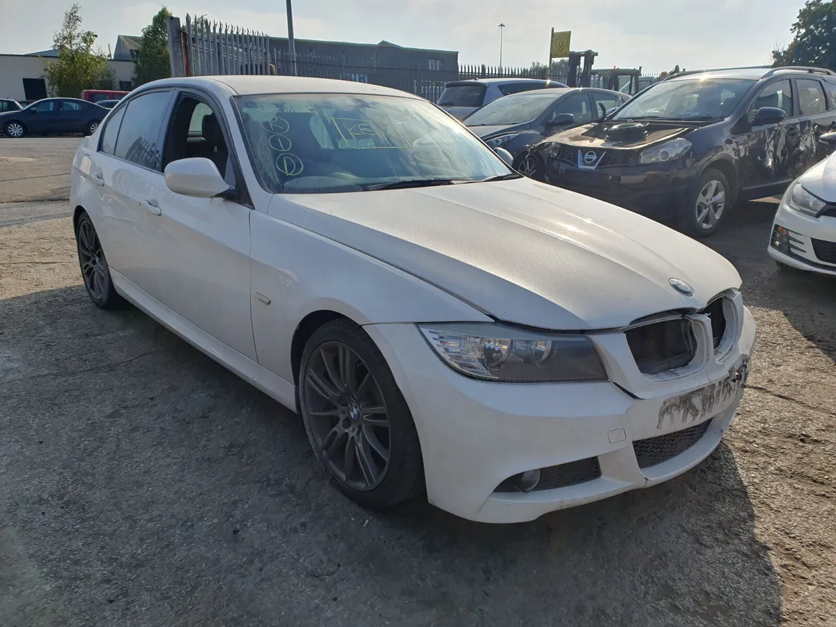 10 BMW  318I 2.0 P FOR BREAKING - Image 1