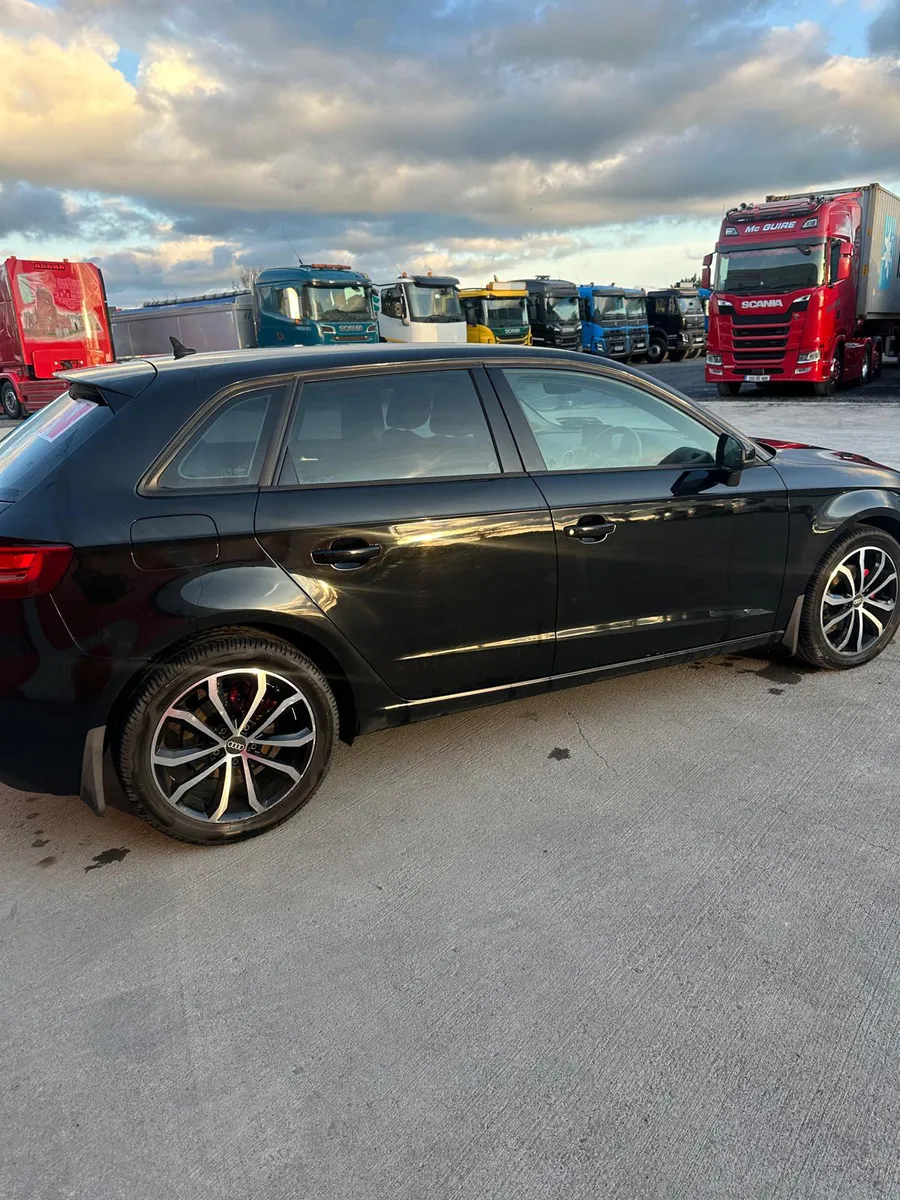 Audi A3 / 2016 / Manual / 1.6 Diesel / - Image 3
